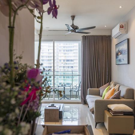 Sky Suites George Town Eksteriør bilde