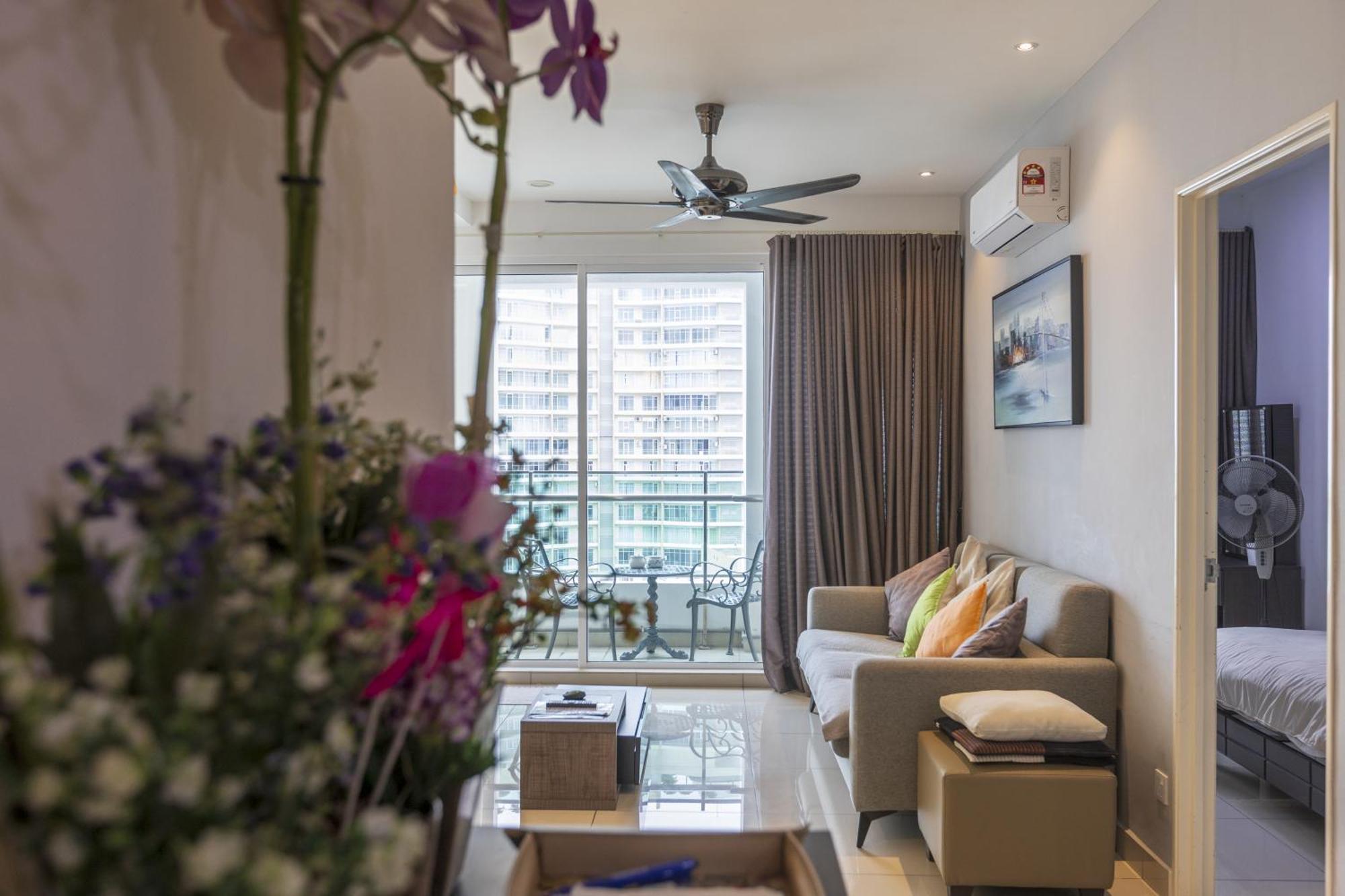 Sky Suites George Town Eksteriør bilde