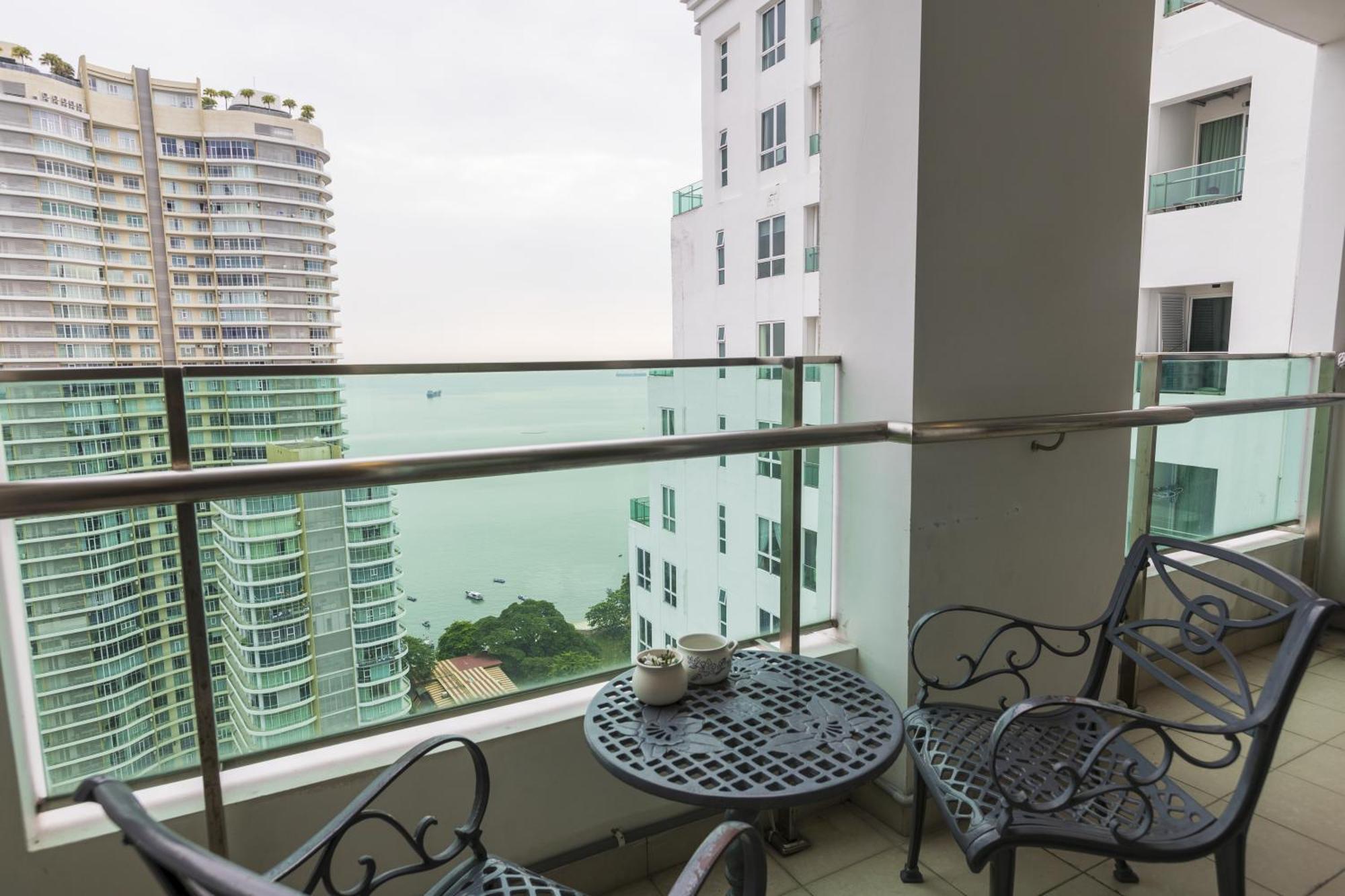 Sky Suites George Town Eksteriør bilde