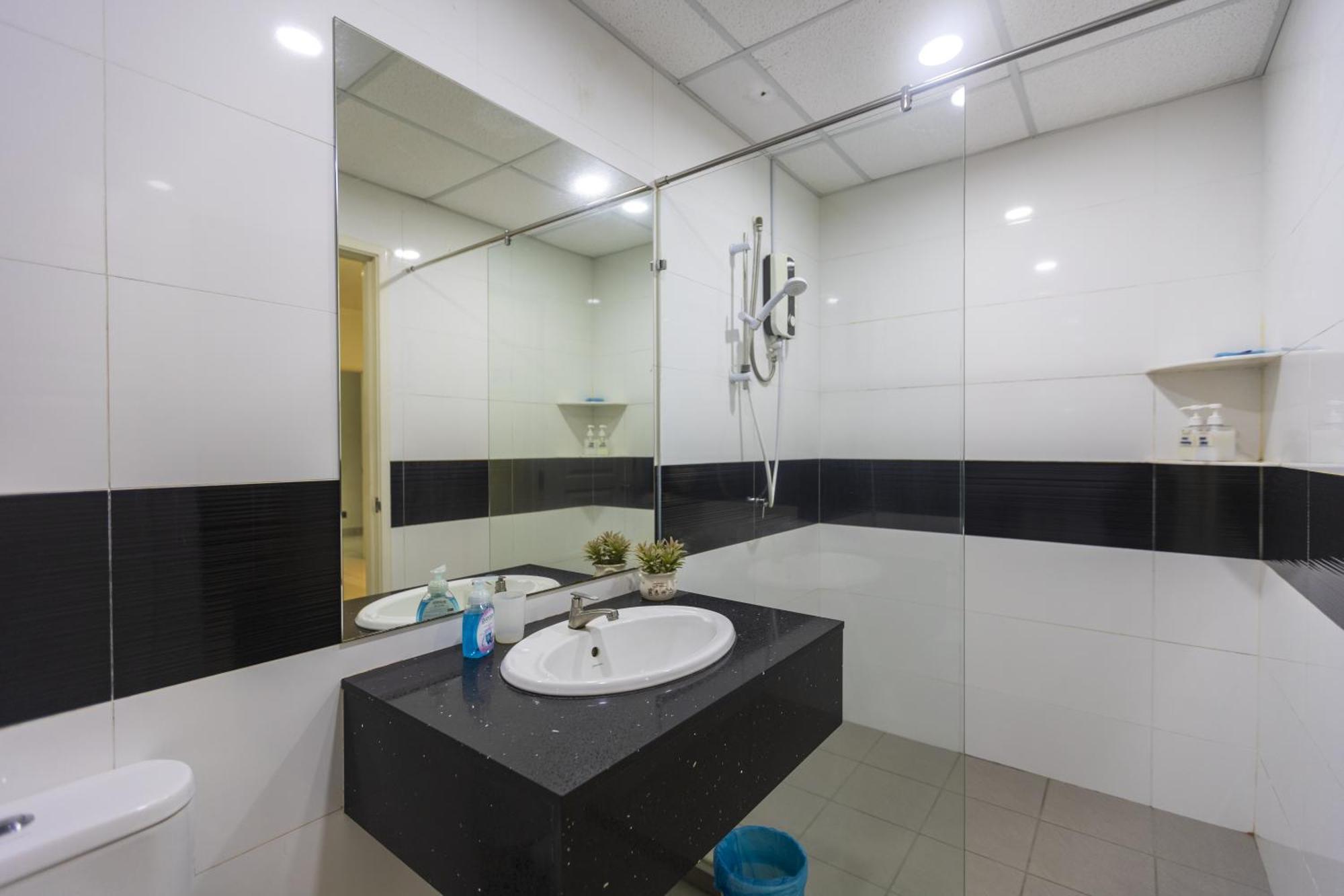 Sky Suites George Town Eksteriør bilde